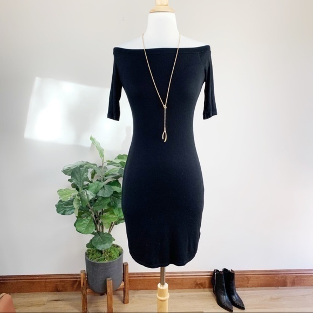 💋Splendid boat neck bodycon black dress size S